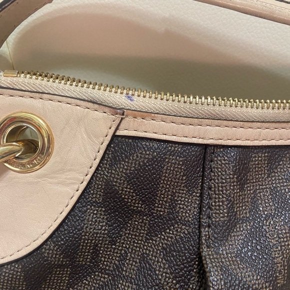 Michael Kors EUC Fulton satchel two way crossbody or shoulder bag gold hardware - Picture 10 of 13